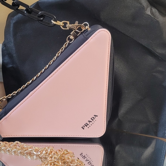 Prada triangle beauty pouch - Picture 4 of 16